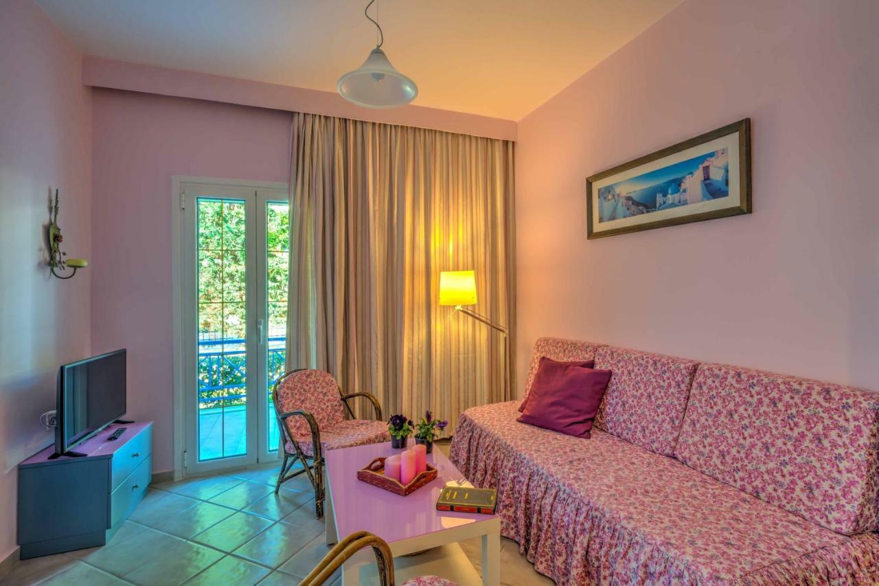 Ferienwohnung Elegant 1Br By Heraklion Beach Sun &Comfort Await Amoudara Lasithiou Exterior foto